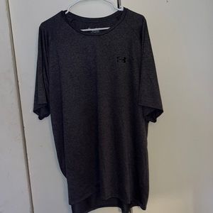 Men’s Under Armour Size 3X Shirt.